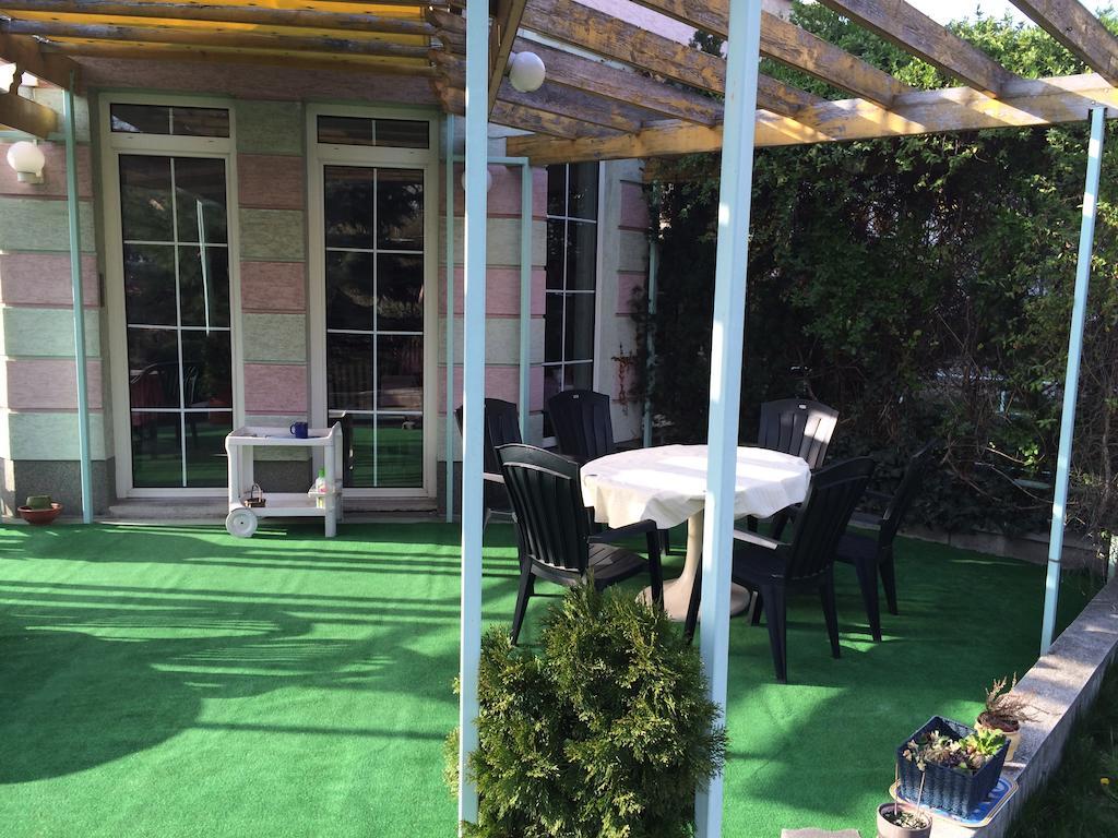 Bed and Breakfast Belle Fleur Panzio Budapest Exterior foto